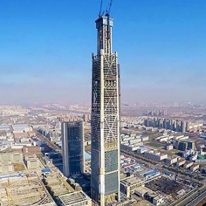 揭中国第一高楼神秘主人：身家曾一天缩水800亿